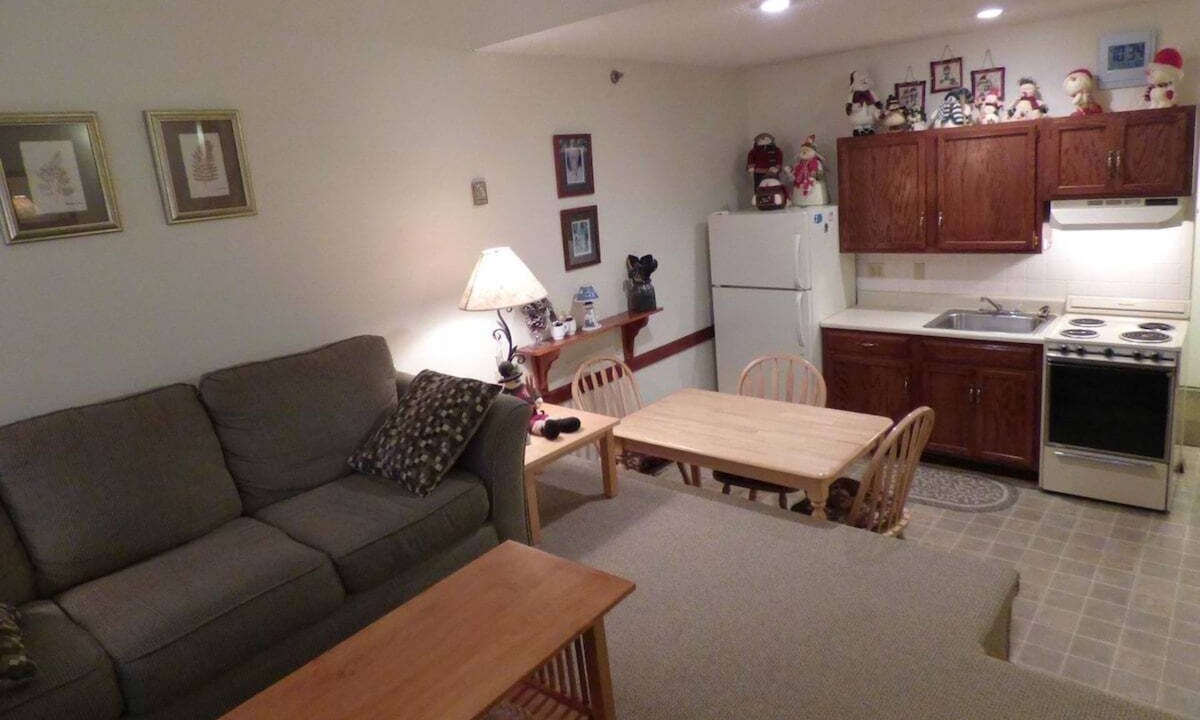 Sunday River Area Condo | Ski-In/Ski-Out Sunday River Condo: Sunrise C-102