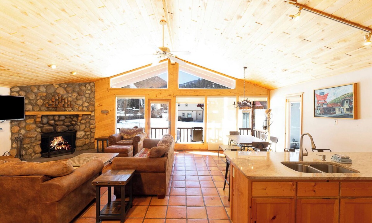 Red River House | Ski View Chalet - In Town - New Property - Pet Friendly