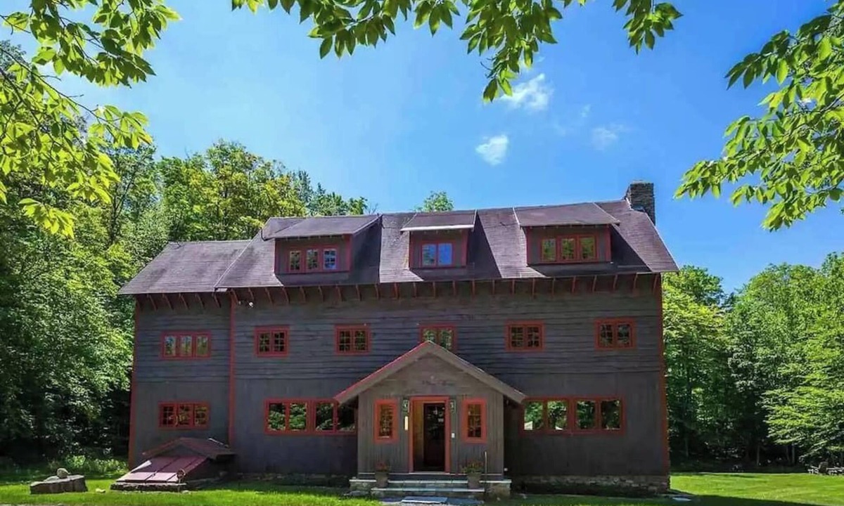 Stratton and Bromley Ski Areas House | Skylight Ski Lodge VT Rustic Chic Near Stratton