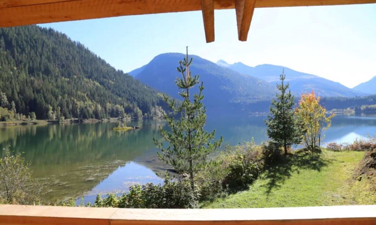 Craigellachie House | Sledders Cove timber frame house, hot tub, waterfront, beachfront, firepit