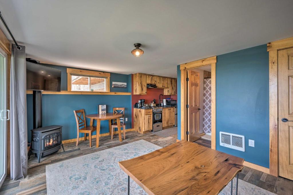 East Burke House | Slopeside Burke Mountain Condo w/Fireplace!