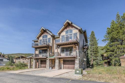 Old Town House | Slopeside Villa 136 I Fantastic Ski Views I Steamroom I Activity Program