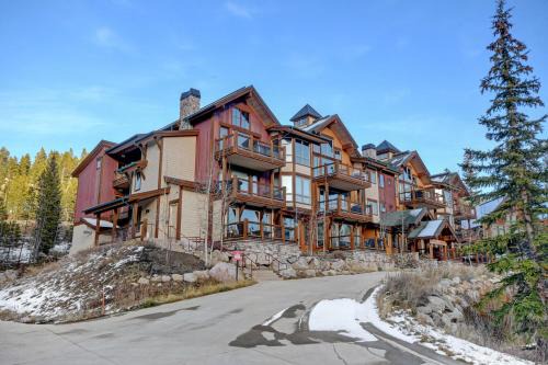 Winter Park House | Slopeside Villa 90 I Hot Tub I Great Views I Activity Program