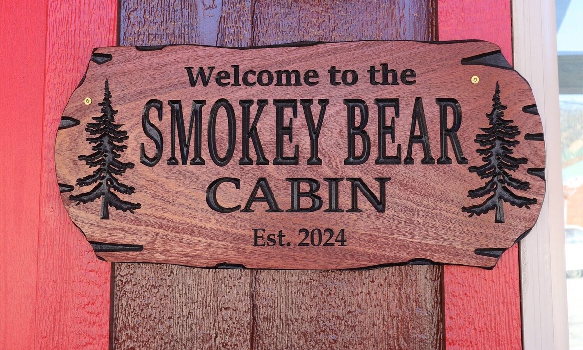 Red River Cabin | Smokey Bear Cabin on Main Street