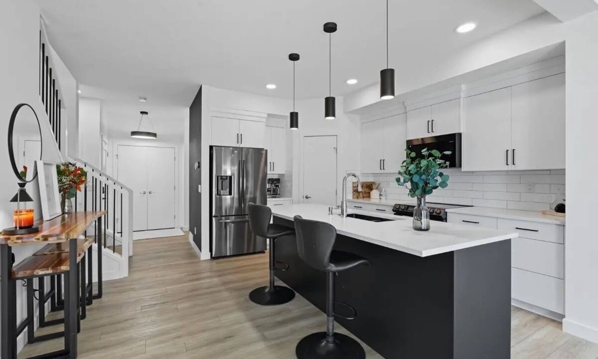 Cochrane House | Sol Haus | Modern Retreat in Cochrane