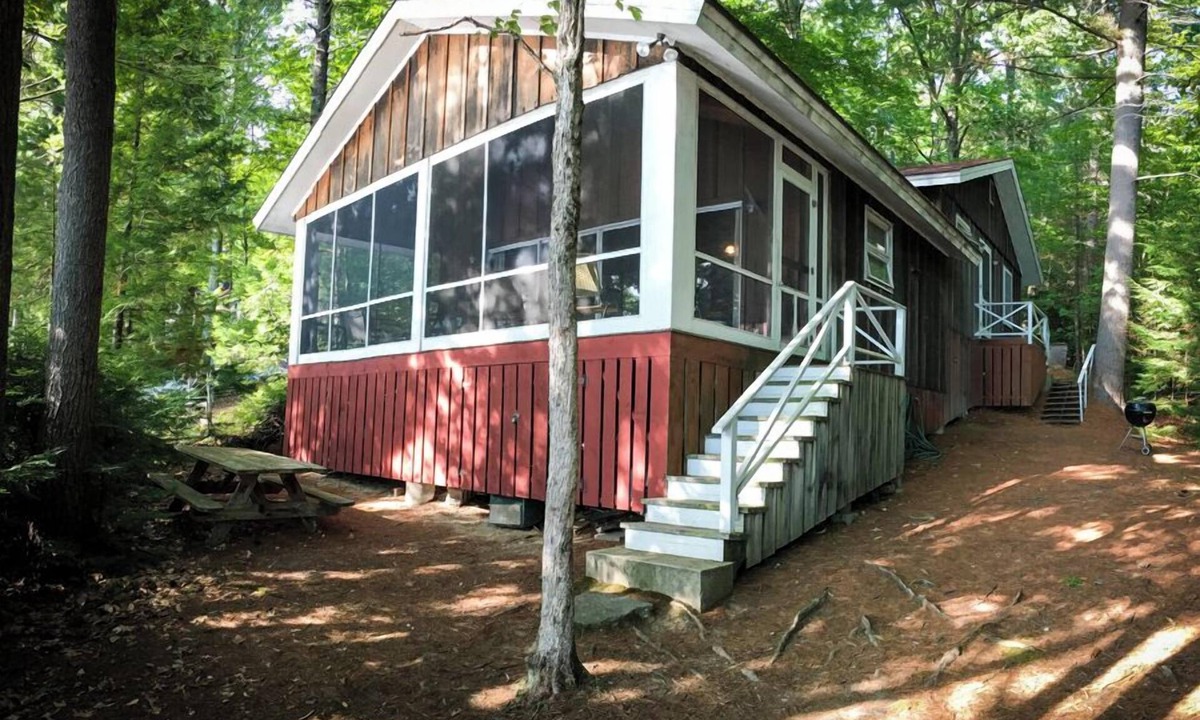 Wolfeboro Cabin | Solitude on Winter Harbor