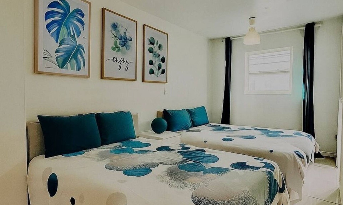 City Center Apartment | South Beach, No Car Needed, Apt with balcony walk to the beach and Lincoln Road