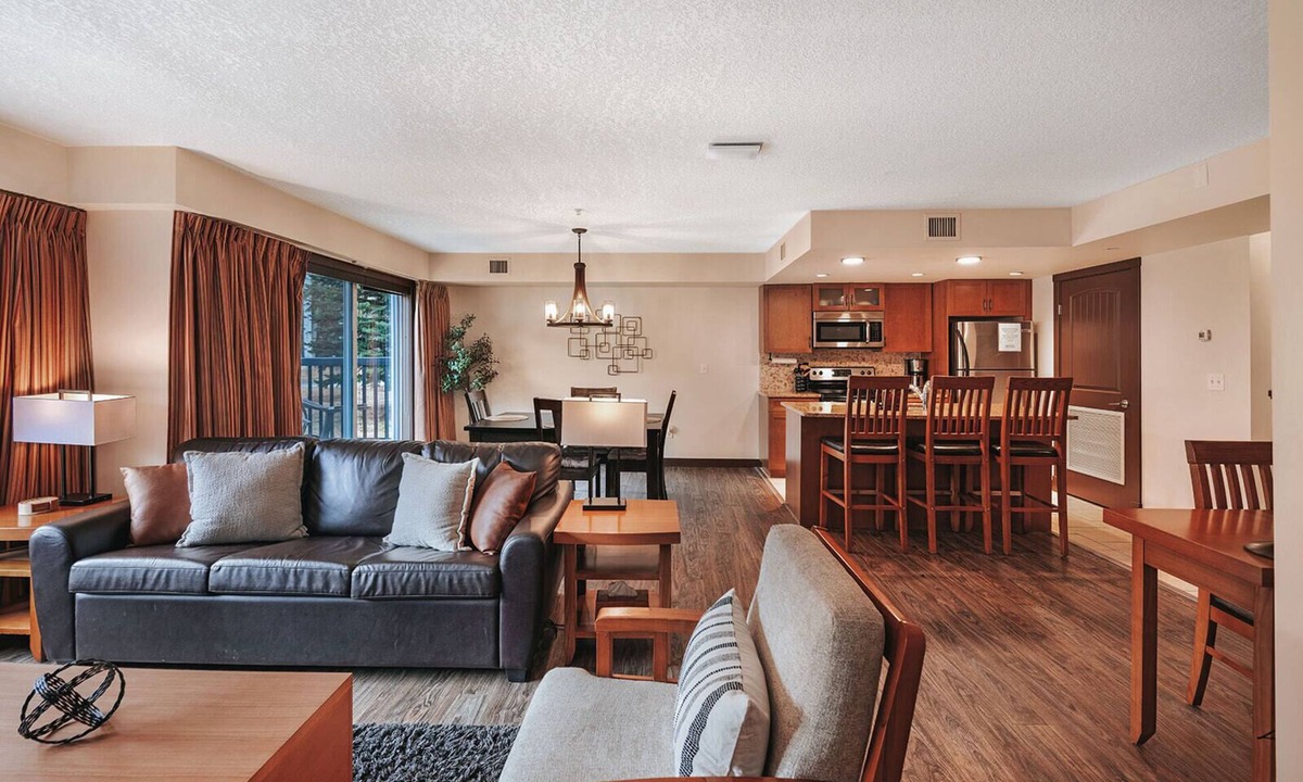 Dead Man's Flats Apartment | Spacious 2 bedroom 2 bathroom: sleeps 8/AC/pets ok/hot tub/near Banff