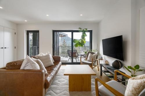 Sea to Sky Highway House | Spacious 2BR Retreat, Scenic Views, Modern & New