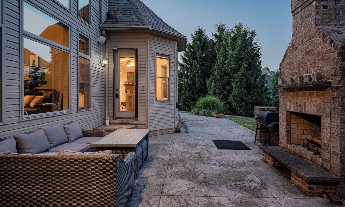 Highland Heights House | Spacious 4-bedroom house in serene Highland Hts! W/pool AC, WiFi, fitness room