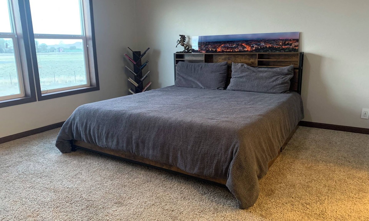 Powell House | Spacious 4-bedroom house in charming rural Powell with media and fitness room