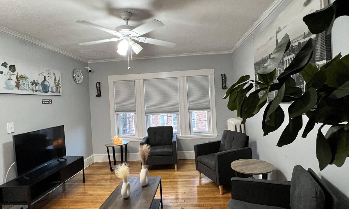 St. Elizabeth's Apartment | Spacious 4BR Near Green Line, BC & Boston