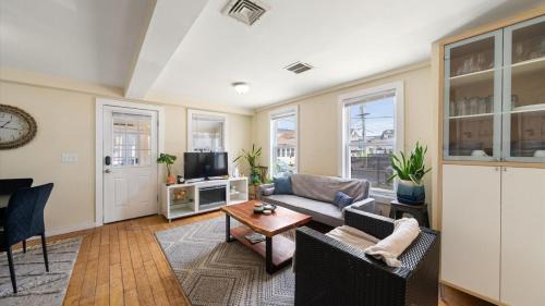 Almont House | Spacious 5BR Beach Home - Walk to Ocean
