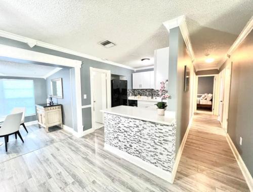 West Palm Beach Villa | Spacious and Luxurious Villa - Large Fenced Backyard