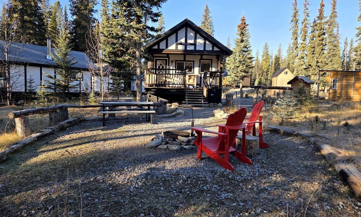 Nordegg Cottage | Spacious Family-Friendly Mountain Getaway near Banff, Alberta