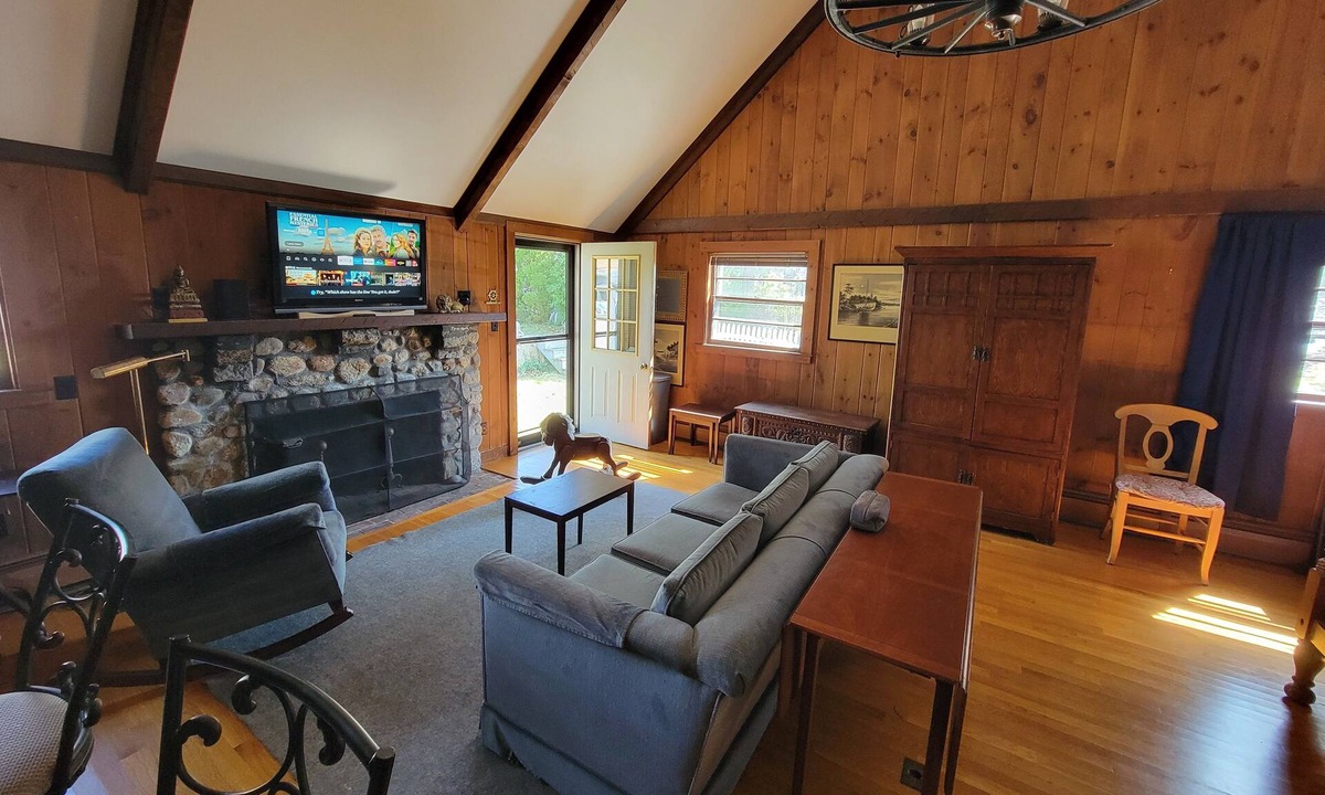 Swampscott Apartment | Spacious Oceanview Studio Apartment
