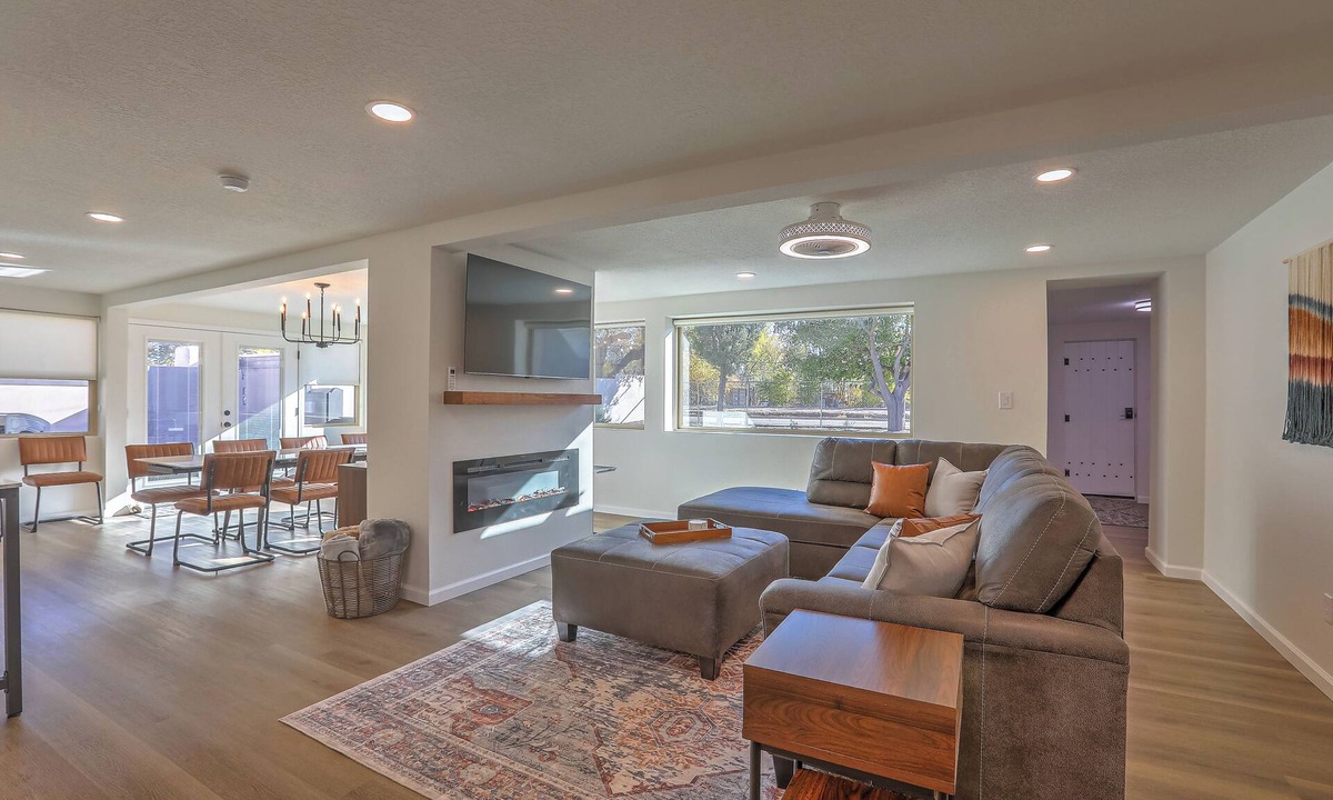 Near North Valley House | Spacious & Stocked: 2Kings+Hot Tub+Fire Pit+Family Fun
