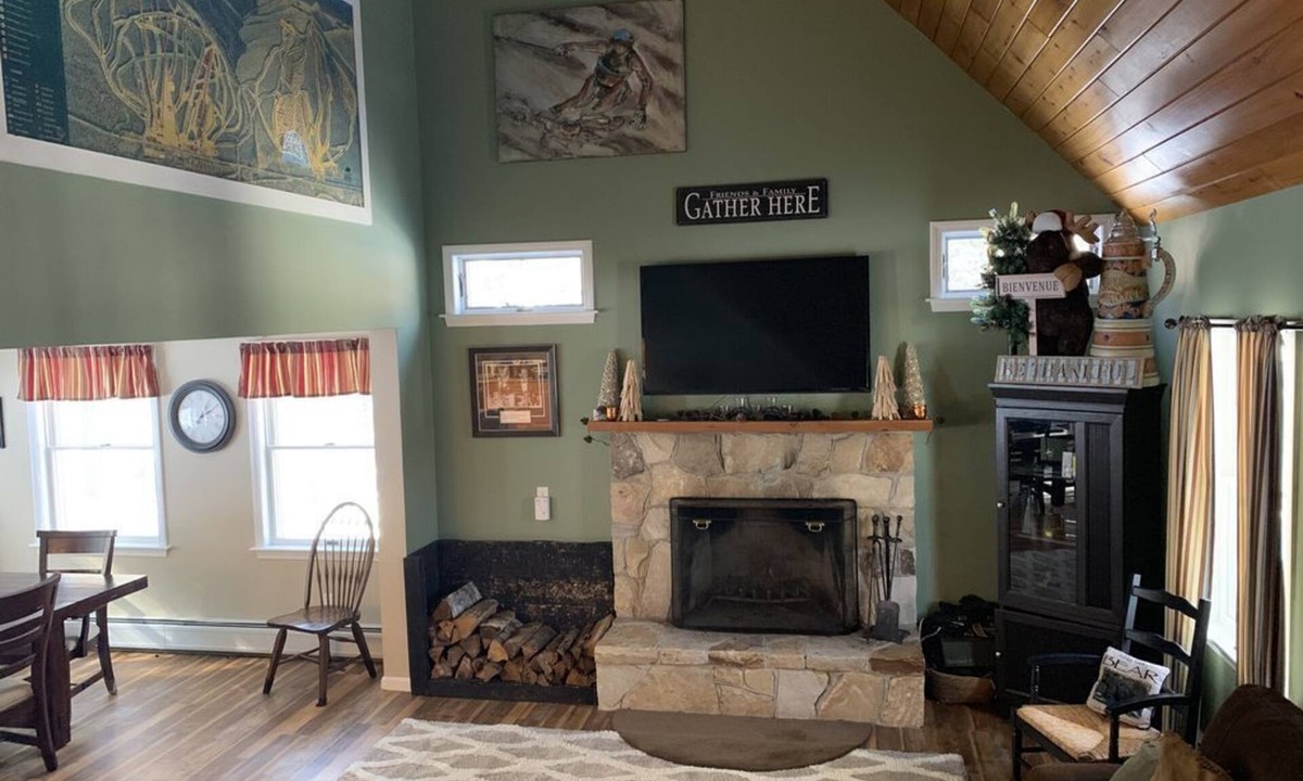 Bartlett House | Spacious White Mountain Home: hike, shop, visit Storyland,& other MWV favorites
