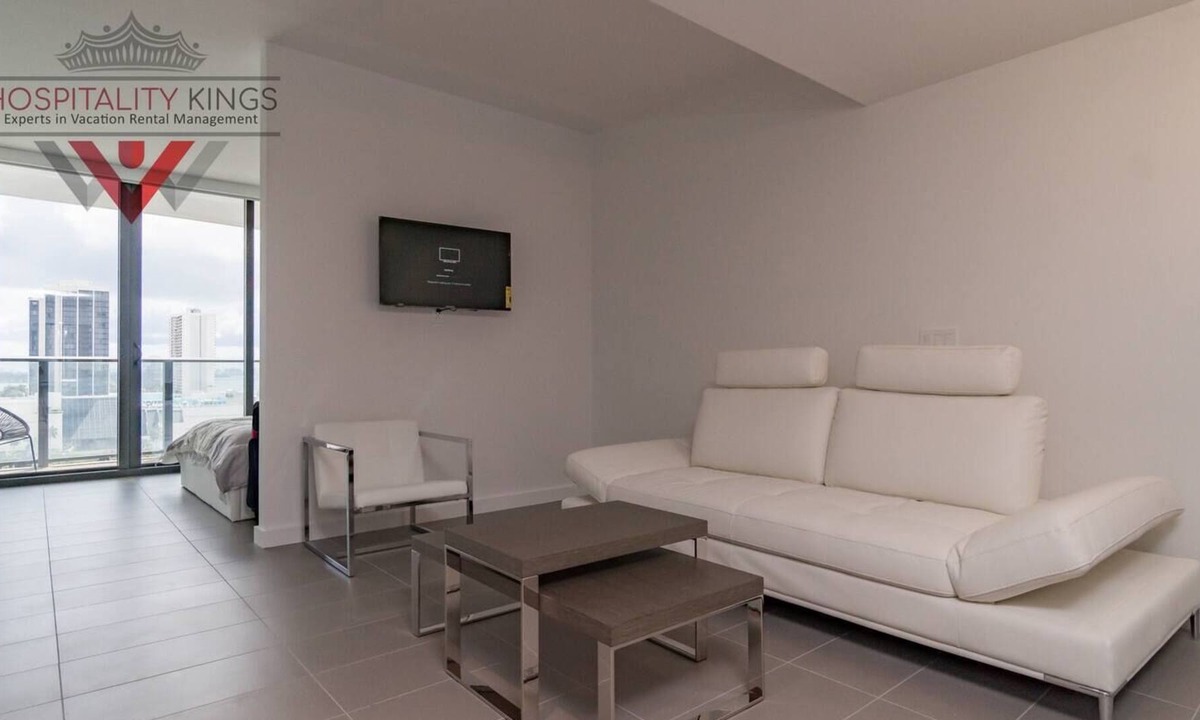 Town Square Apartment | Spectacular Studio NY Style in Downtown Miami!