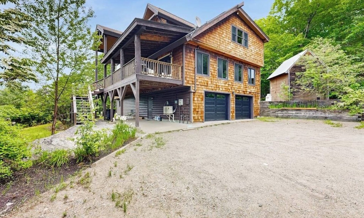 Silver Lake House | Spectacularly updated family mountain lodge w/deck & amazing views