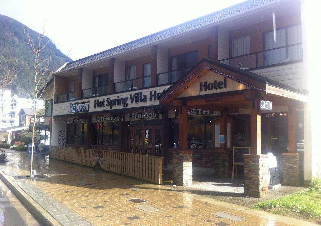 Harrison Hot Springs Hotel | Spring Villa Hotel