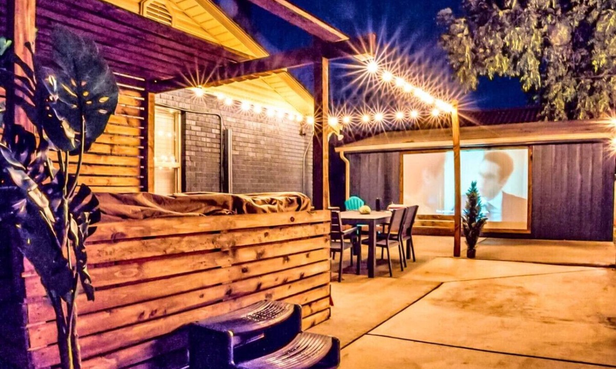 Almont House | St. George Digital Nomad Base w/Putting Green, Gym, Game Room & Outdoor Cinema