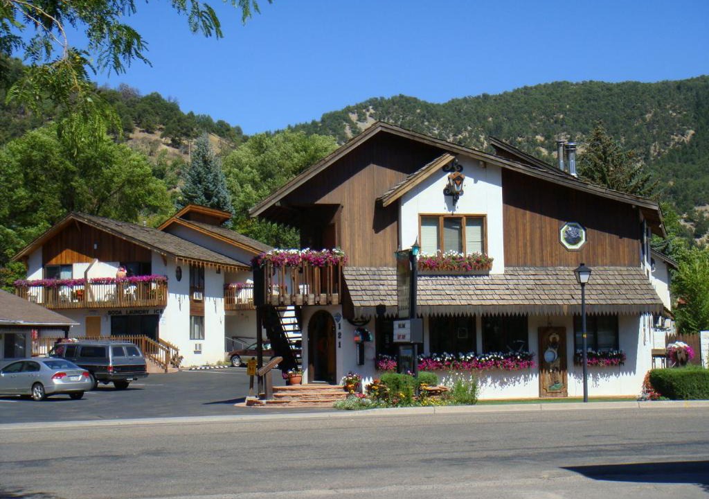 Glenwood Springs Hotel | Starlight Lodge