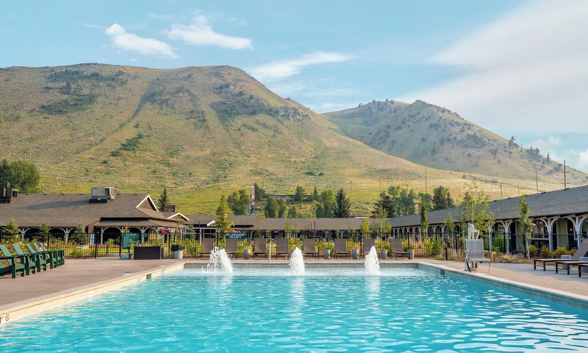 Jackson Hotel | Stay Warm by the Fire Pit at Rustic Lodge w/Pool & Parking in Jackson Hole