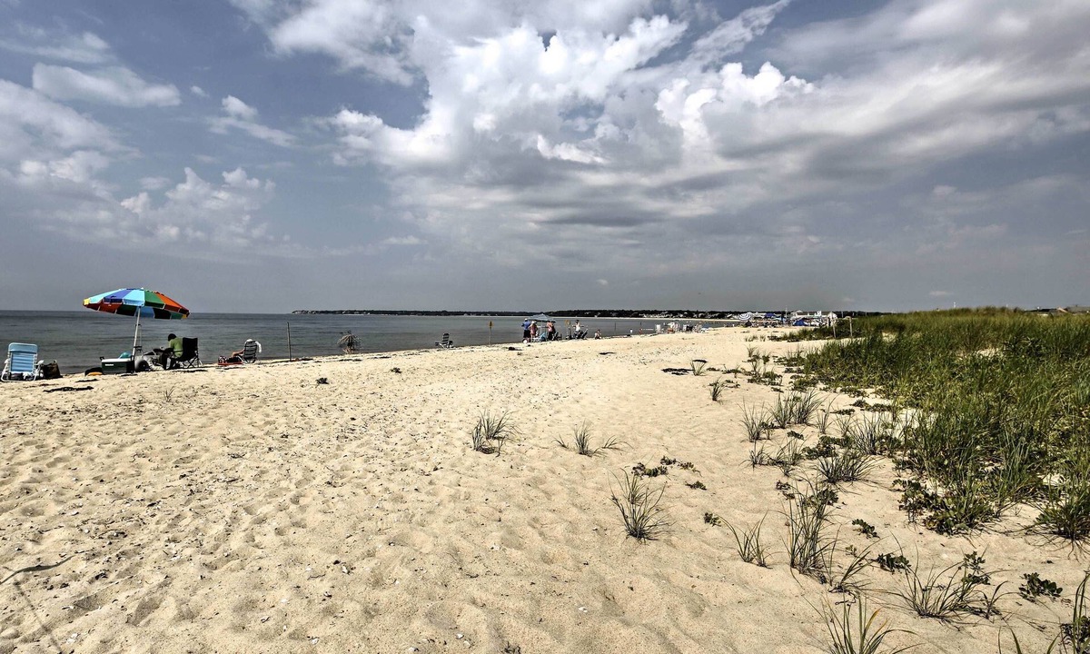 West Hyannisport Cottage | Steps to Eats & Craigville Beach! Cape Cod Cottage