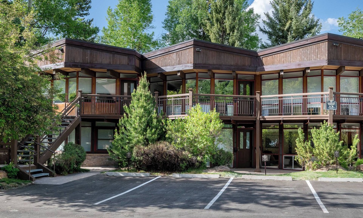 Aspen Condo | Steps to Gondola Mountain Views Private Parking Aspen Core 2BR Sleeps 6