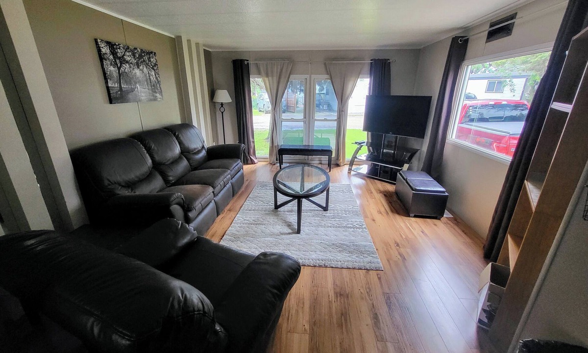 Sylvan Lake House | Steps to the Beach
