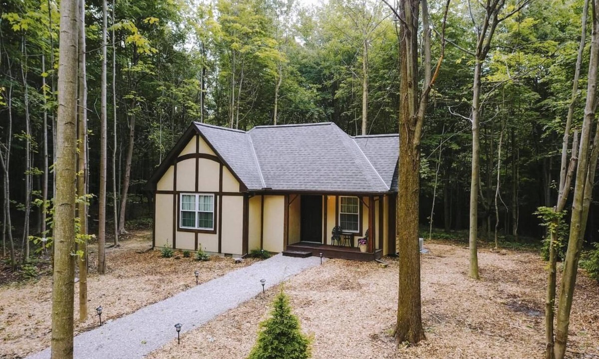 Geneva Cabin | Storybook Cottage in the Woods
