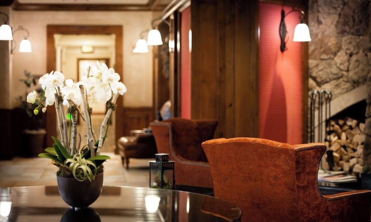 Downtown Resort | Studio-Amenities, Fireplace, Hot Tub, Fire Pit!