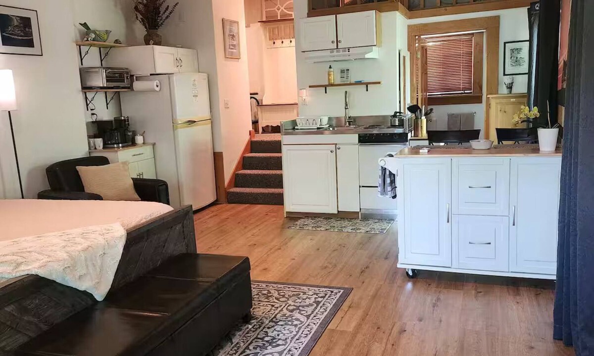 Marstons Mills Apartment | Studio Apartment