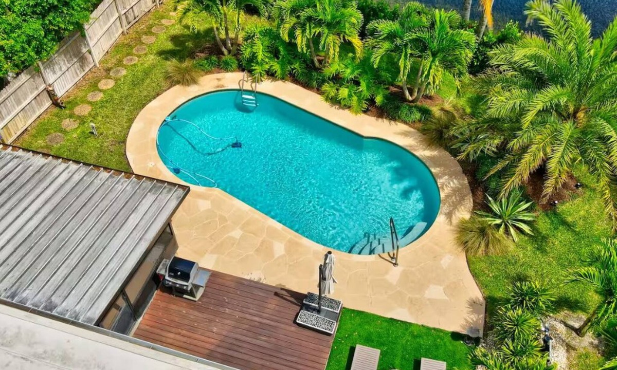 Sandalfoot Cove House | Stunning 4-Bedroom House with Private Saltwater Pool in Sunny South Florida
