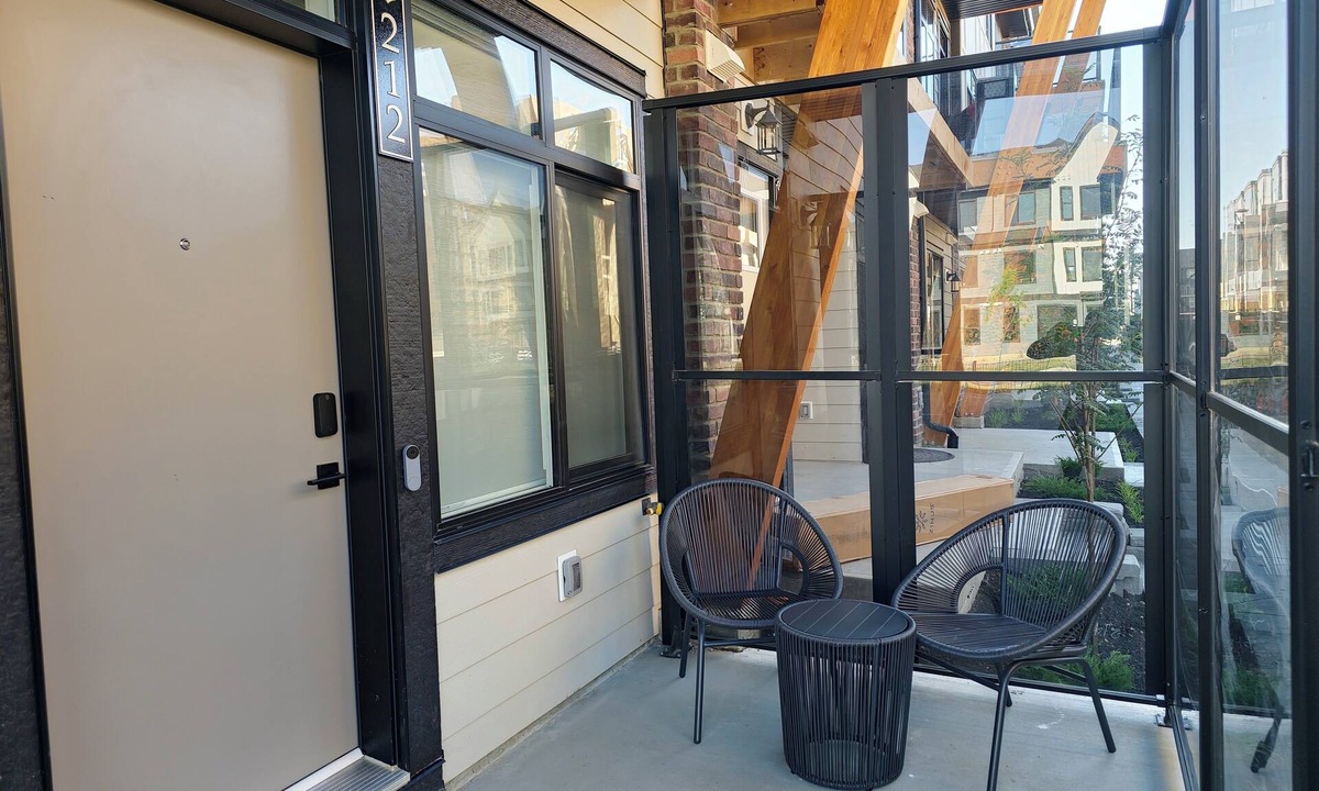 Southeast Calgary House | Stylish 2BDR- Smart Entry & Secure Garage Parking