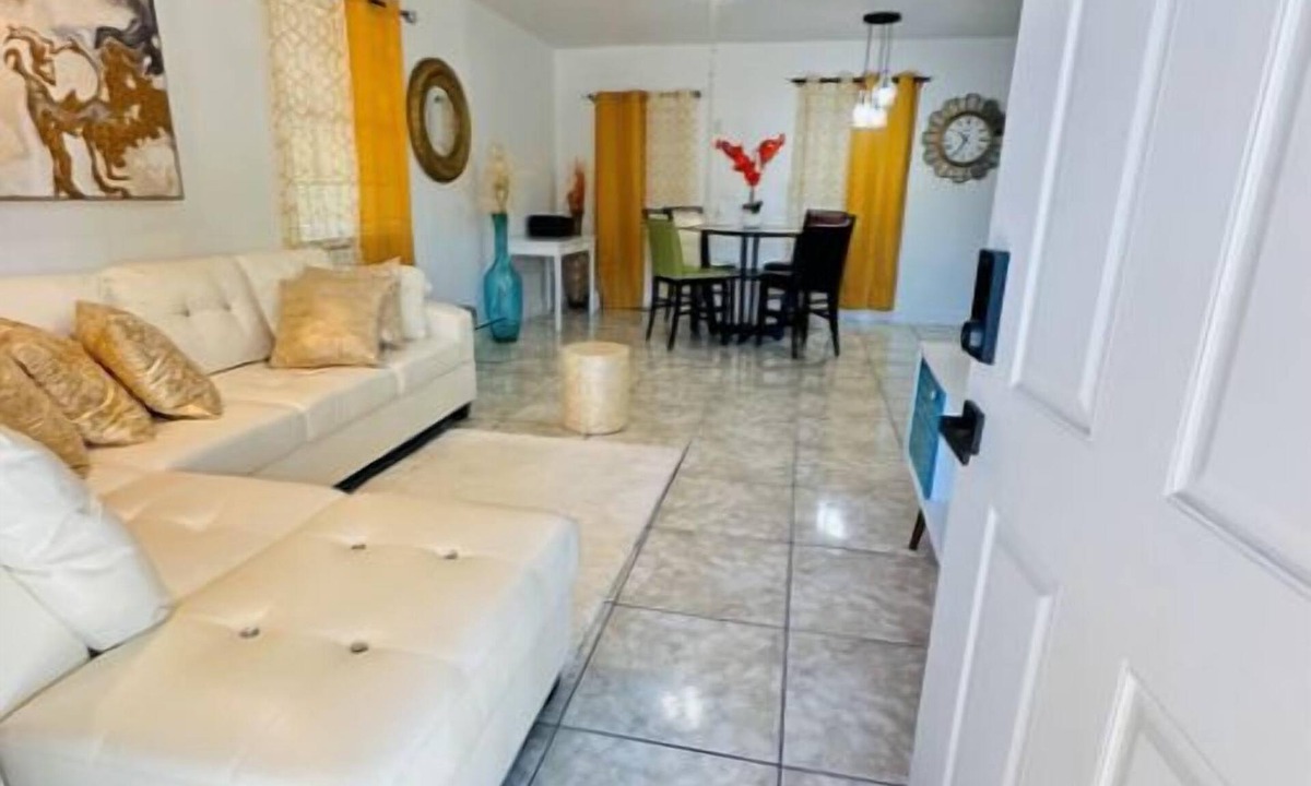 Miami Gardens House | Stylish 4BR/2BA ideal World Cup host 5 mins from Hard Rock Stadium & beaches.+