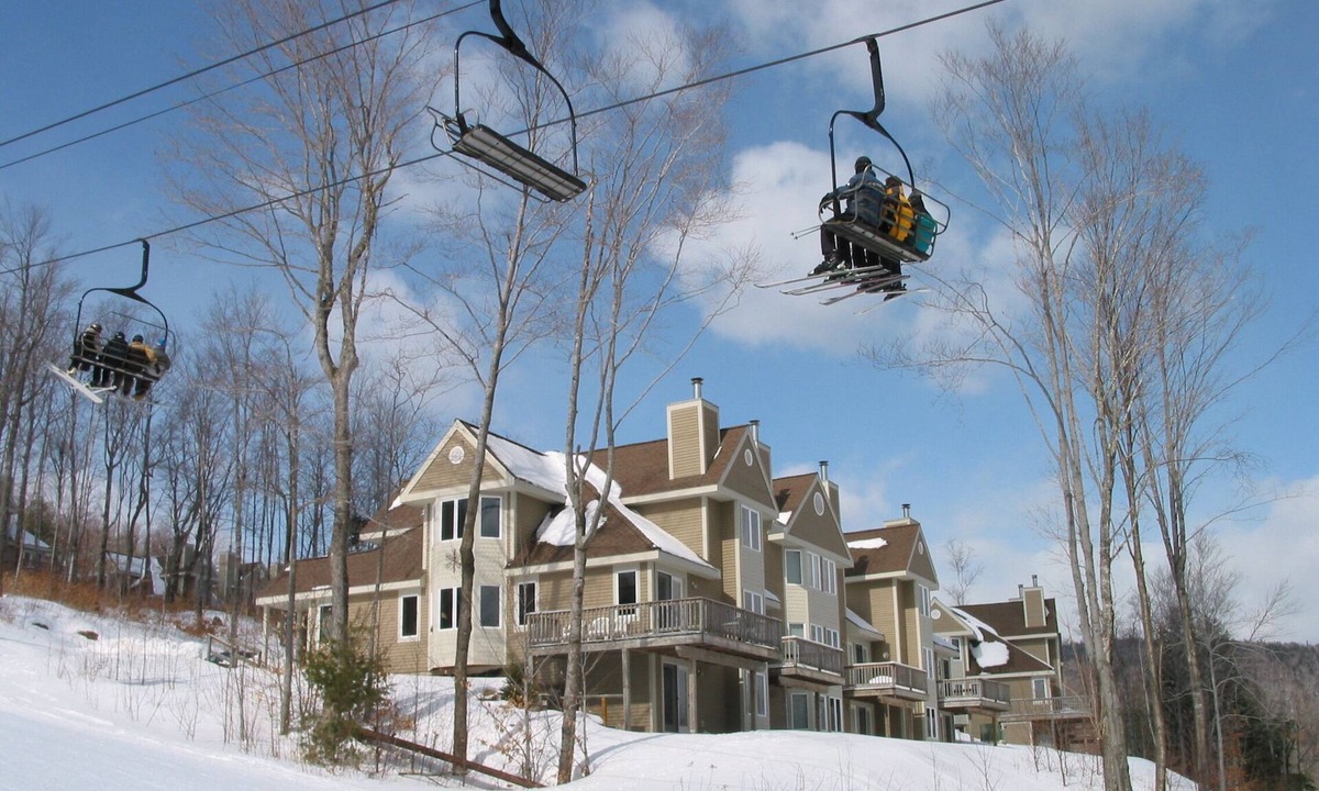 Sunday River Area Apartment | Sunday River Ski In Ski Out Locke Mountain condo with Pool Jacuzzi