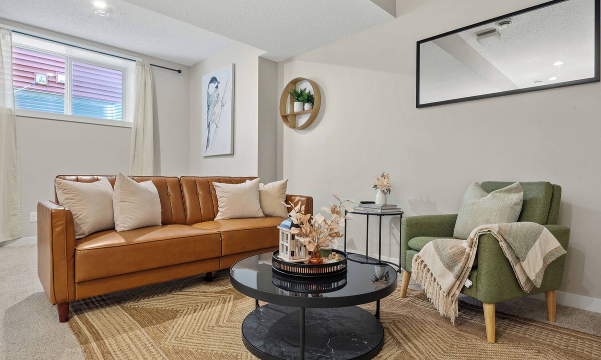 Cochrane House | Sundown Sweet Spot for 2, Near Rocky Mountains