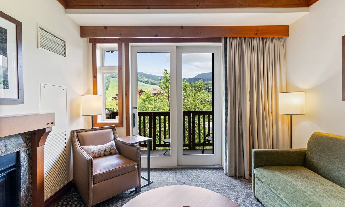 Spruce Peak Apartment | Sunny Spruce Studio in the Lodge at Spruce Peak