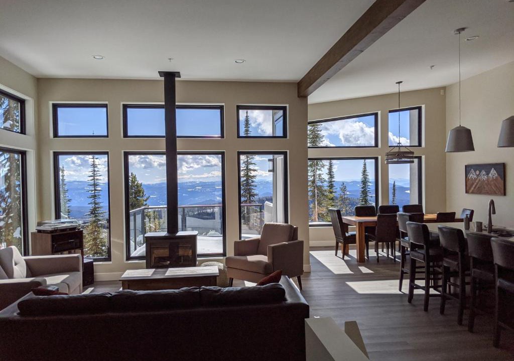 Silver Star Mountain House | Sunnyridge Retreat