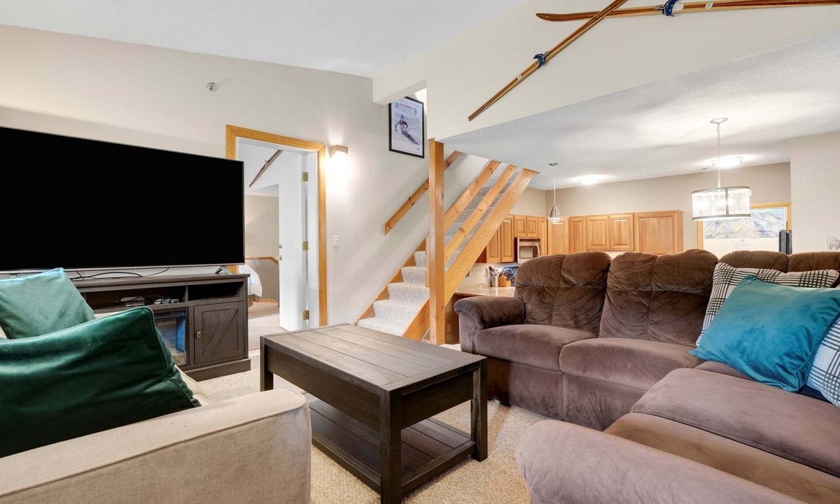 Sunday River Area Condo | Sunrise C-130/132 - 3-bdrm/2-bath slopeside condo!