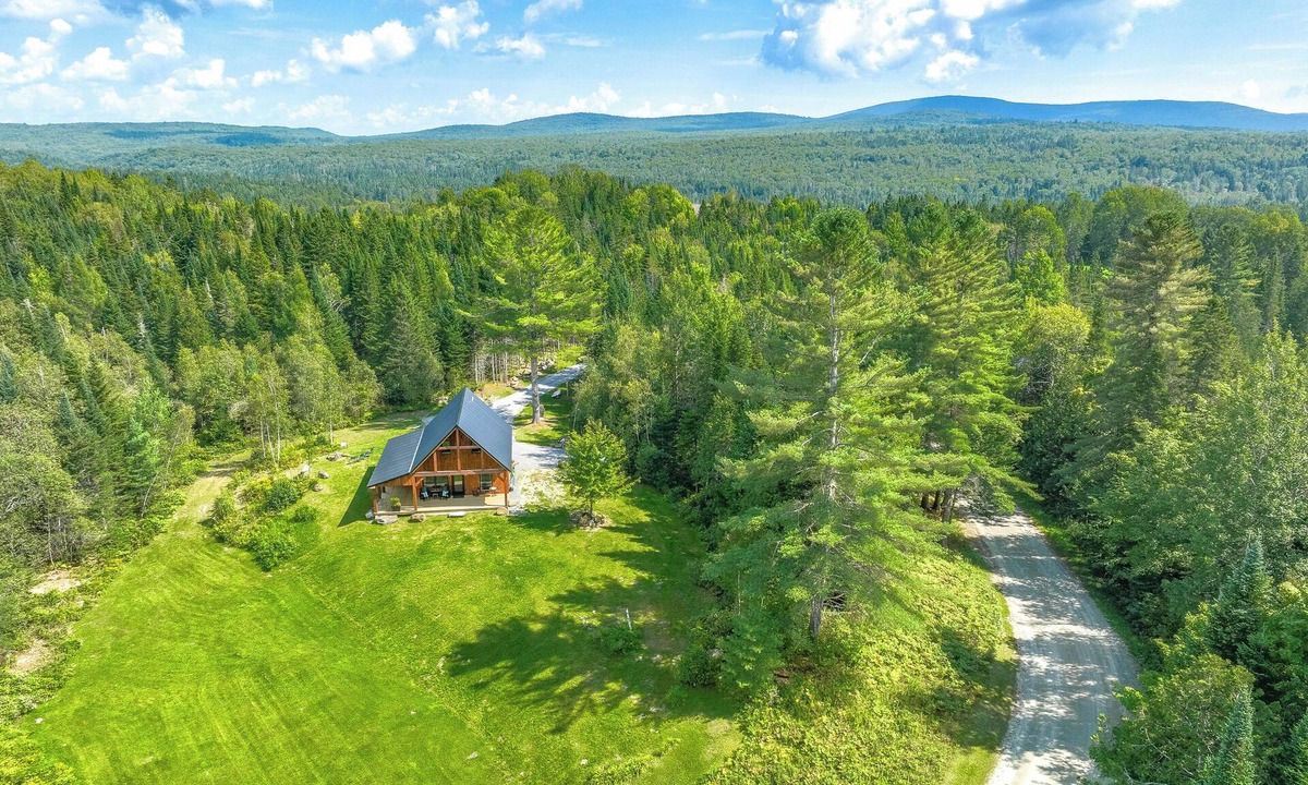 Stannard Cabin | 'Sunset House' Greensboro Forest Escape & Fire Pit