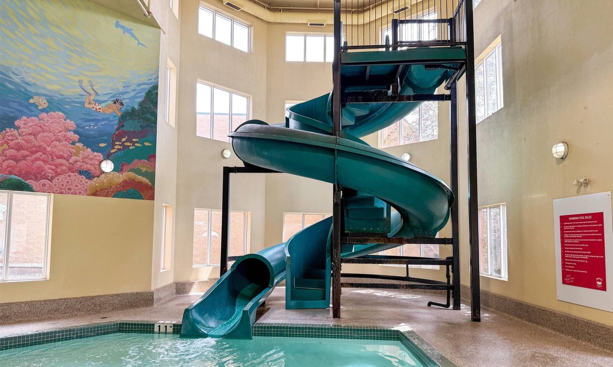 Southside Hotel | Super 8 by Wyndham Edmonton South