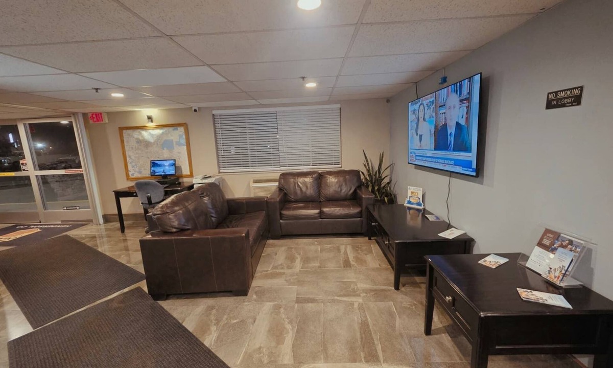 Dupont Hotel | Super 8 by Wyndham Henderson North East Denver