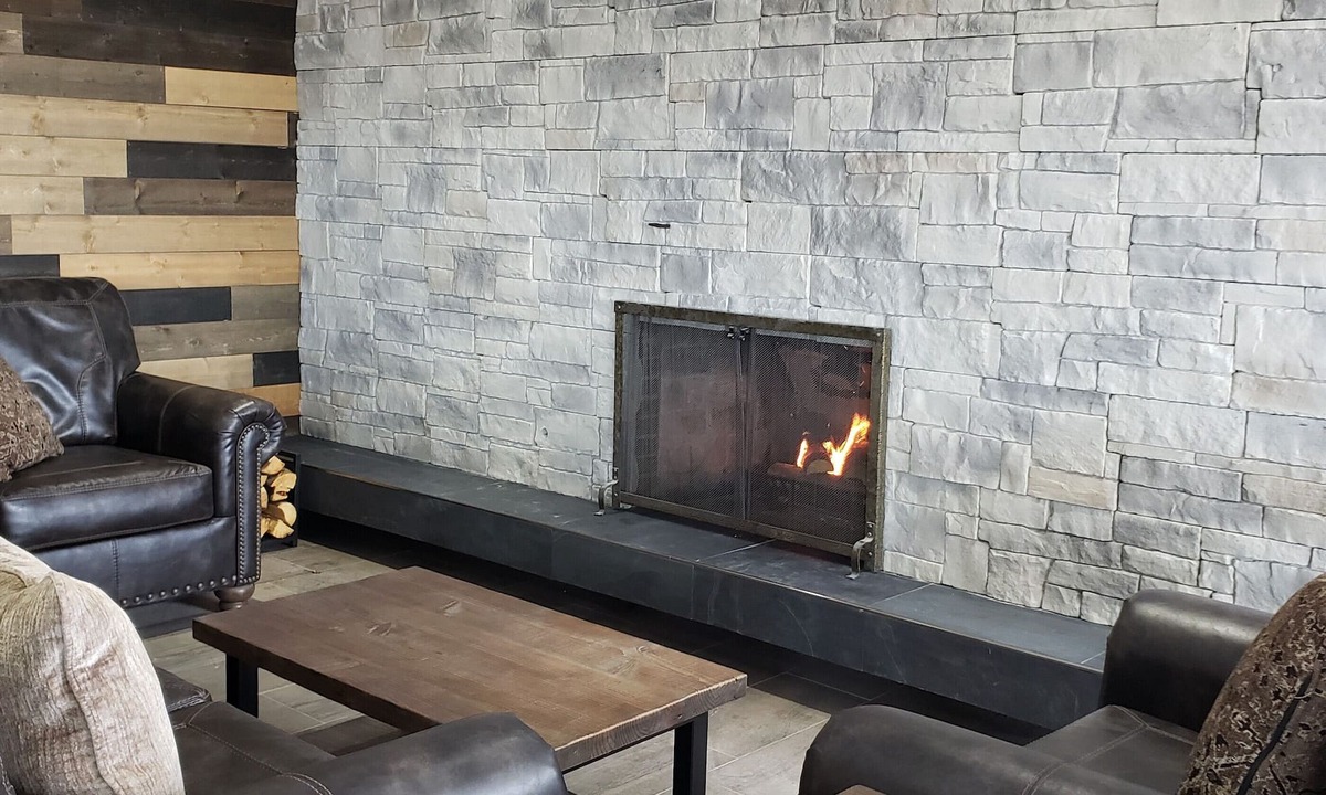 Spruce Grove Hotel | Super 8 by Wyndham Spruce Grove