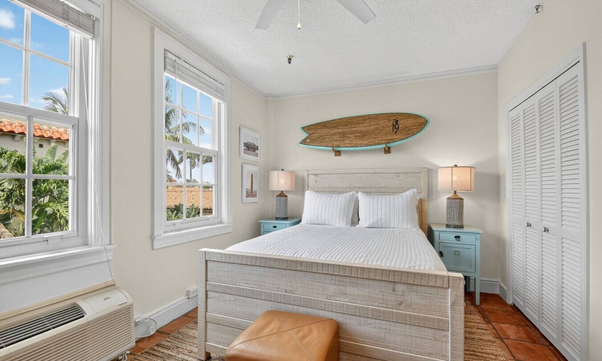 Palm Beach Apartment | Surfs Up Palm Beach Steps To Beach Heated Pool