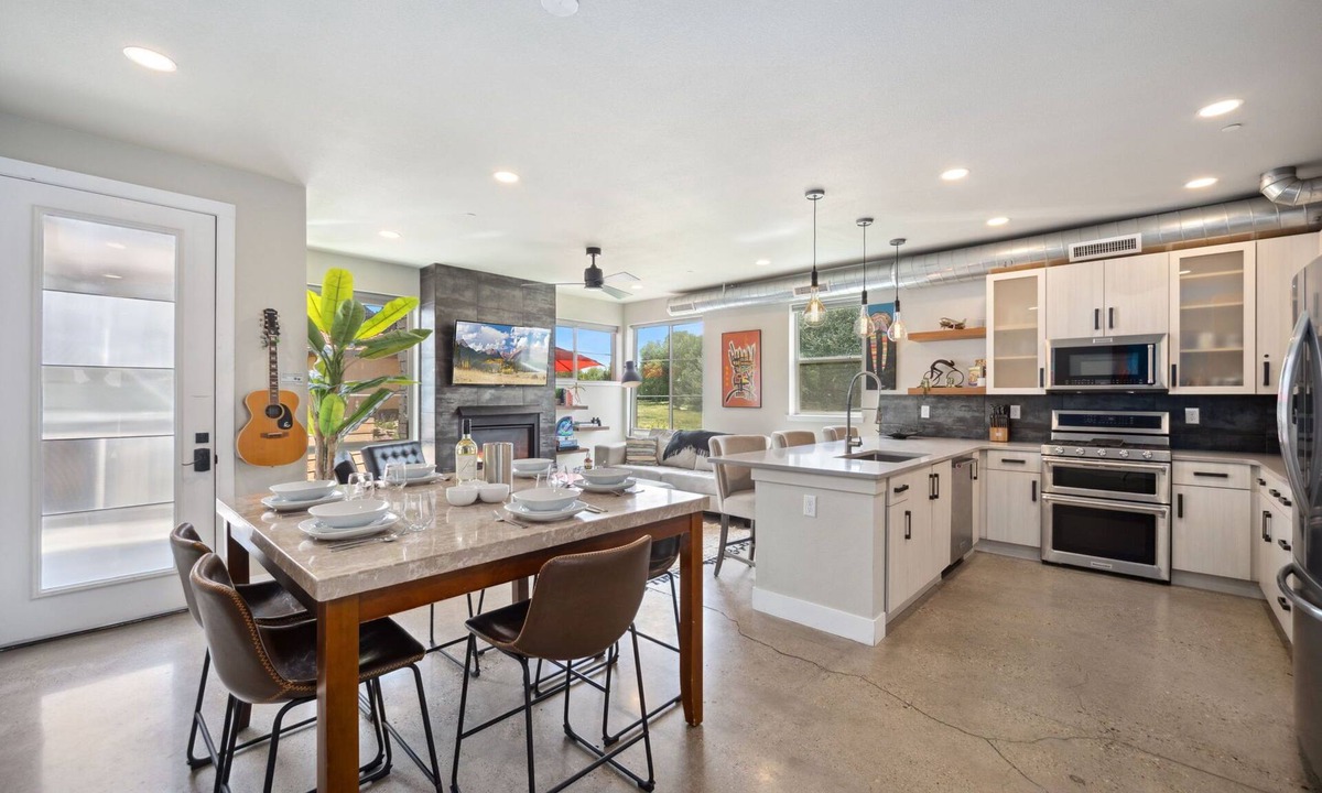 Old Town North House | Swanky Townhome near Old Town, Breweries, & River!