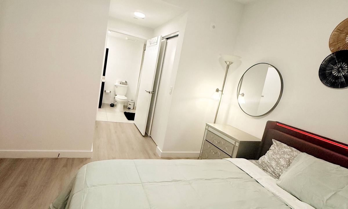 Greenacres Apartment | t“Your Perfect West Palm Beach Getaway: Stylish 2-Bedroom Airbnb”