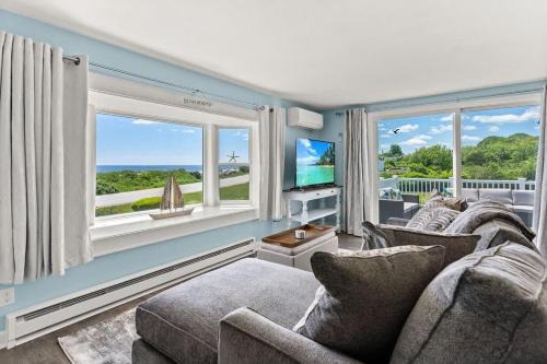 Rye Apartment | The 1A Escape Deck w Ocean Views Walk to Beach